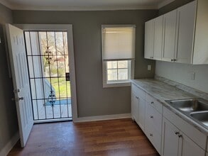 324 57th St in Fairfield, AL - Foto de edificio - Building Photo