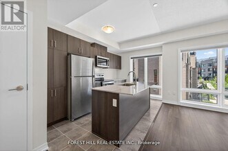 165 Tapscott Rd in Toronto, ON - Building Photo - Building Photo