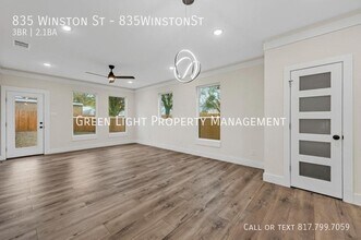 835 Winston St in Dallas, TX - Building Photo - Building Photo