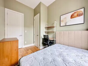 Furnished room/NOT APARTMENT in Queens, NY - Building Photo - Building Photo