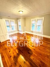 10 Spruce St, Unit 2 in Clinton, MA - Foto de edificio - Building Photo