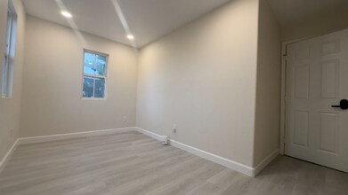 39391 Tiburon Dr in Murrieta, CA - Building Photo - Building Photo