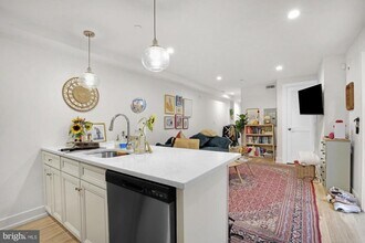 2013 Mt Vernon St in Philadelphia, PA - Building Photo - Building Photo
