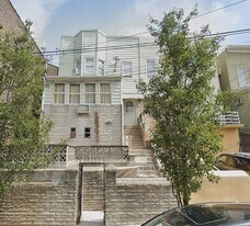 724 17th St in Union City, NJ - Building Photo