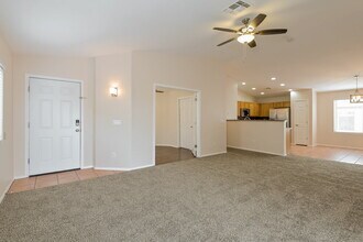 422 W Tara Danette Dr in Tucson, AZ - Building Photo - Building Photo