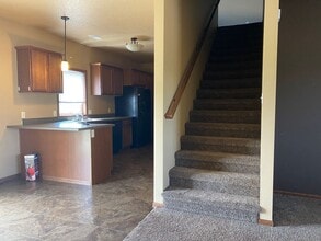 1261 15th St W in Dickinson, ND - Building Photo - Building Photo