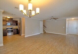 1203 Cypress Fall Cir in Hinesville, GA - Building Photo - Building Photo