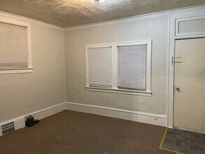 1024 S 5th St in Lincoln, NE - Building Photo - Building Photo