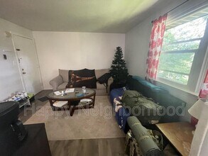 451 Divinity St in Bristol, CT - Building Photo - Building Photo