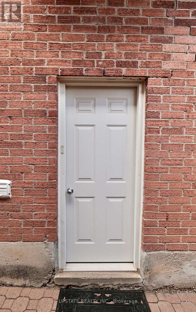 1627 Logandale Dr in Mississauga, ON - Building Photo - Building Photo