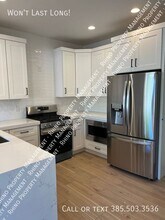 4634 Locust Hls Ct in Holladay, UT - Foto de edificio - Building Photo
