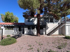 1028 Willow Tree Dr in Las Vegas, NV - Building Photo