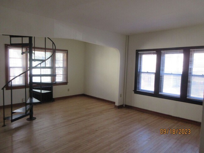 819 E Center St-Unit -821 in Milwaukee, WI - Building Photo - Building Photo