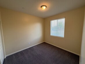 625 E Monte Verde Ave in Visalia, CA - Building Photo - Building Photo