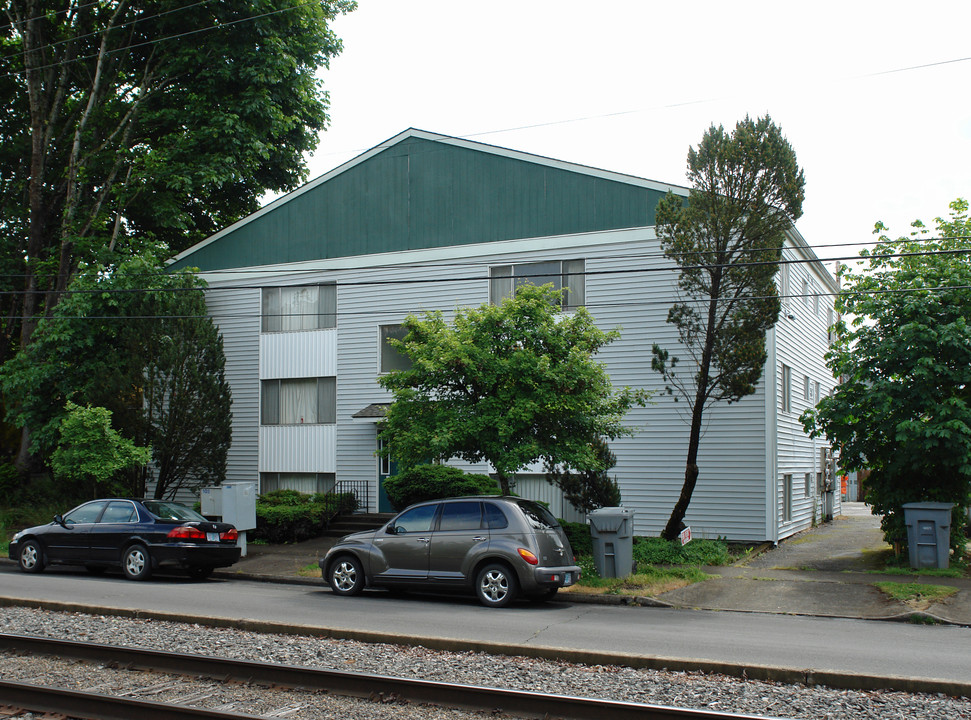 433 NW 6th St in Corvallis, OR - Building Photo