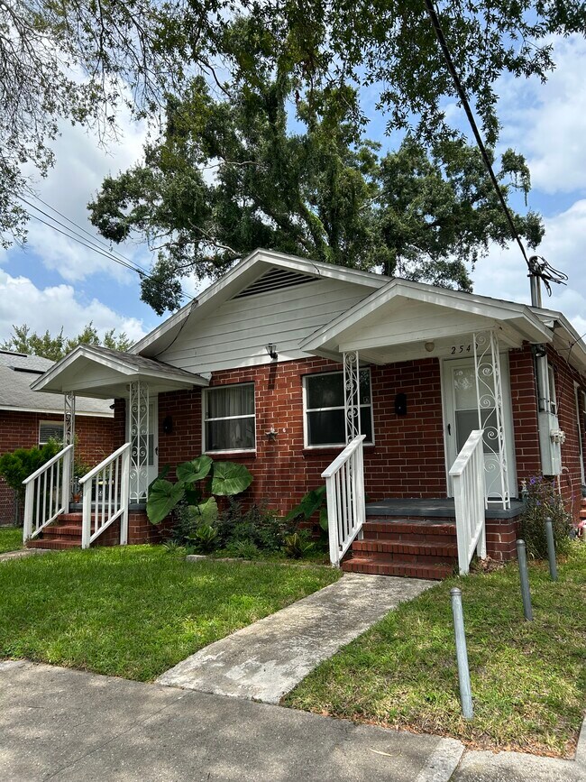 2549 Myra St in Jacksonville, FL - Building Photo - Building Photo