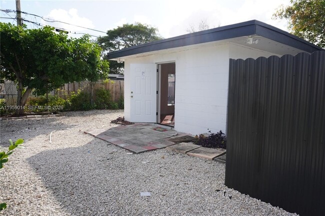 1106 NW 11th Ct in Fort Lauderdale, FL - Building Photo - Building Photo