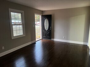 824 Strawberry Ln in Franklin, KY - Building Photo - Building Photo