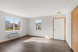 1809 Silverstone Dr in Carpentersville, IL - Building Photo - Building Photo