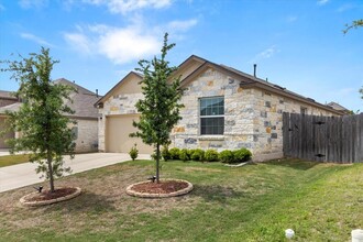 6064 Teodoro Bend in Round Rock, TX - Foto de edificio - Building Photo