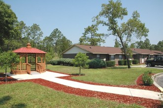 Cherry Tree Apartments in Palatka, FL - Foto de edificio - Building Photo