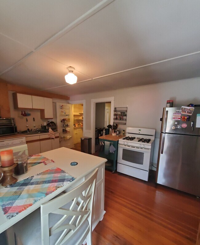 46 Paulina St Apartments and Nearby Somerville Apartments For Rent