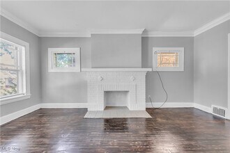 1361 Phelps Ave-Unit -Unit 1 in Lakewood, OH - Building Photo - Building Photo