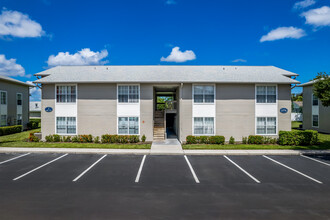 Citrus Meadows Apartment Homes in Bradenton, FL - Building Photo - Building Photo