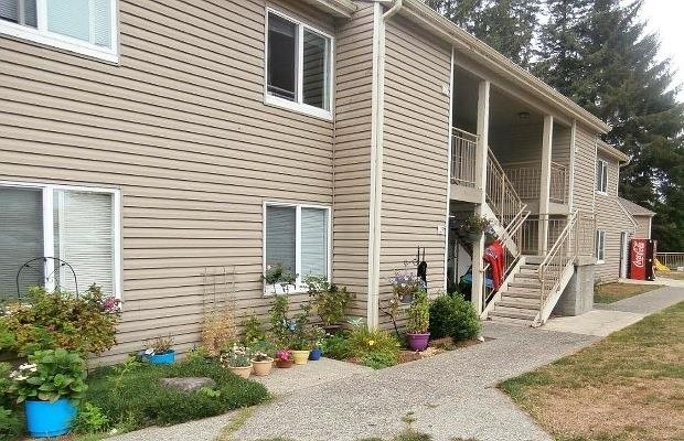 Forest Hills Manor in Reedsport, OR - Building Photo - Building Photo