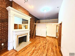 318 W 105th St in New York, NY - Building Photo - Building Photo