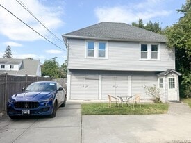 122 Combs Ave in Woodmere, NY - Building Photo