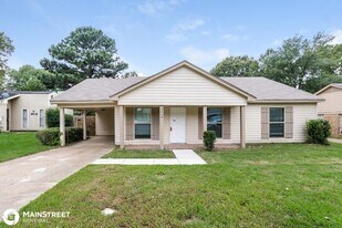 4049 Chinaberry Cove