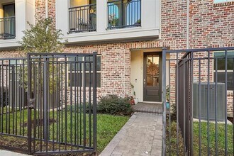 5209 Allen St in Houston, TX - Building Photo - Building Photo