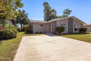 6406 Chipewa St in Panama City, FL - Building Photo