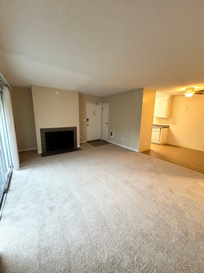 415 Ignacio Blvd in Novato, CA - Building Photo - Building Photo