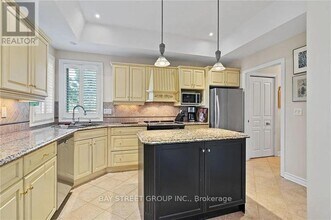 2 Chardonnay Pl in Niagara-On-The-Lake, ON - Building Photo - Building Photo