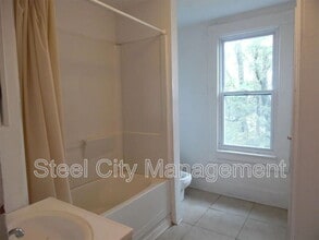 12 Cuyler Ave in Jeannette, PA - Building Photo - Building Photo