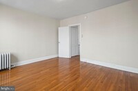 2932 W Girard Ave photo'
