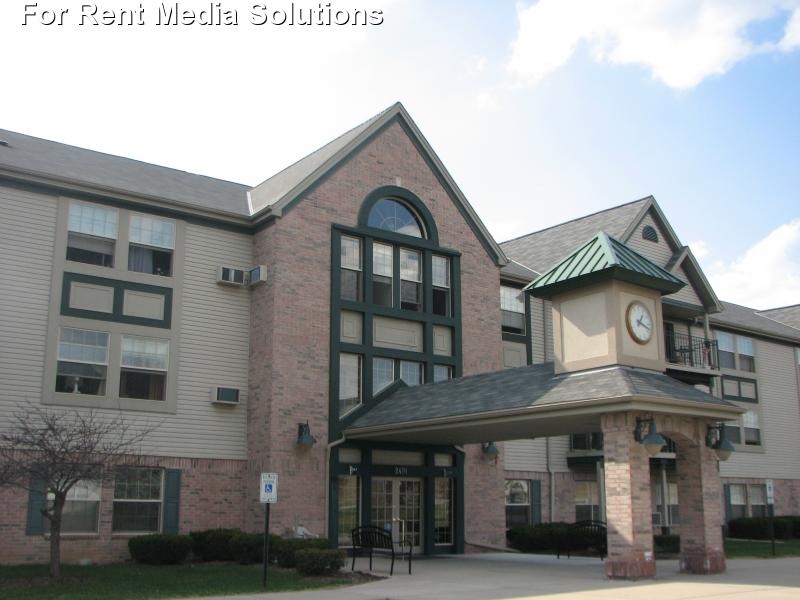 The Silvernail Senior Apartments in Pewaukee, WI - Building Photo