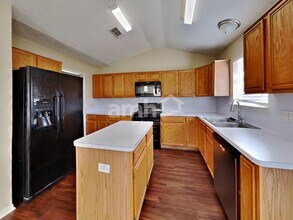 2908 Cambridge Circus in Pearland, TX - Building Photo - Building Photo