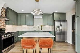 1324 Cambronne St in New Orleans, LA - Foto de edificio - Building Photo