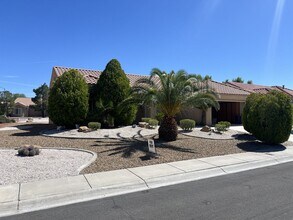 8721 Pennystone Ave in Las Vegas, NV - Building Photo - Building Photo
