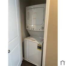 470 Bolton Road in Atlanta, GA - Building Photo - Building Photo