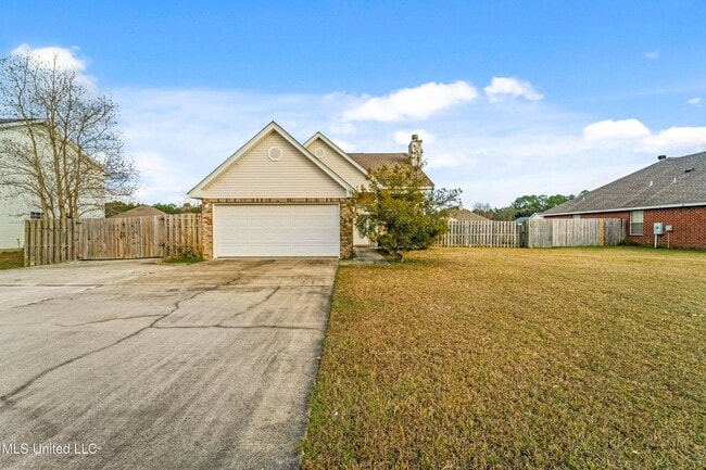 14040 Seymour Dr in D'Iberville, MS - Building Photo - Building Photo