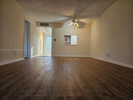 5940 NW 64th Ave in Tamarac, FL - Building Photo