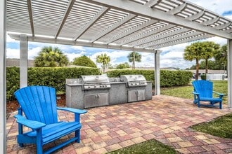 Summit West in Tampa, FL - Building Photo - Building Photo