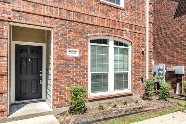 305 Holleman Dr E in College Station, TX - Building Photo - Building Photo