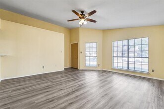 134 London Ln in Glenn Heights, TX - Building Photo - Building Photo