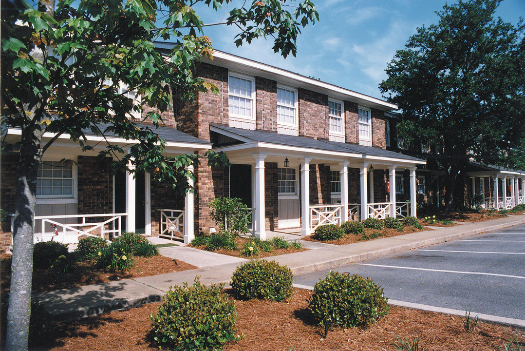 Whispering Pines Townhomes in Albany, GA - Building Photo