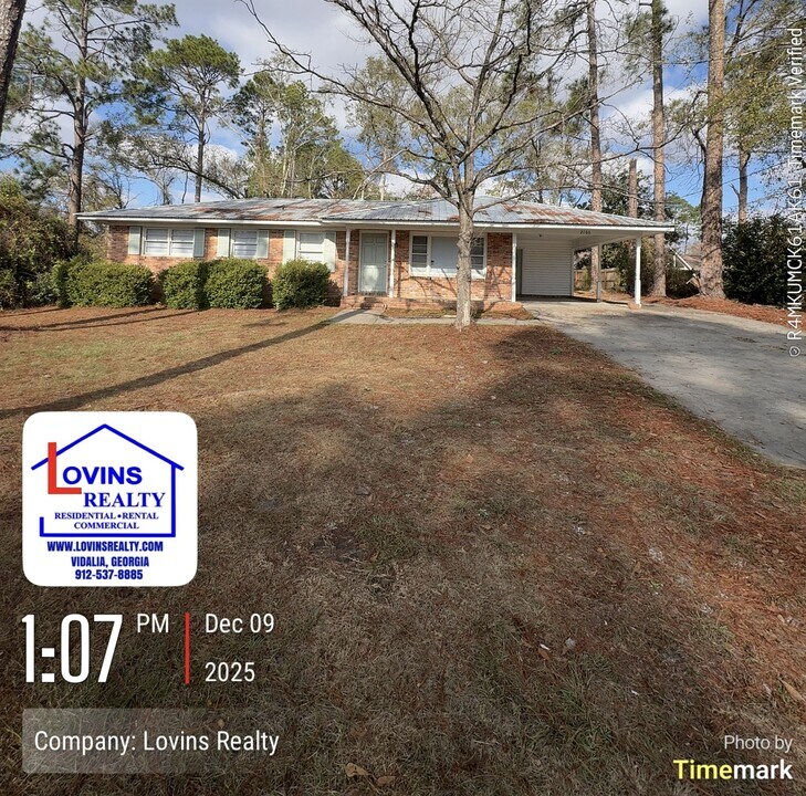 2106 N Maple Dr in Vidalia, GA - Building Photo